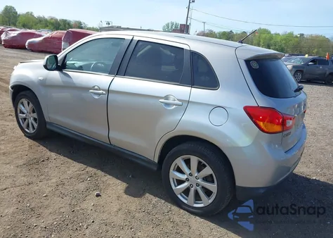 2015 Mitsubishi Outlander Sport Es z USA, uszkodzony, nr VIN 4A4AR3AU5FE029138